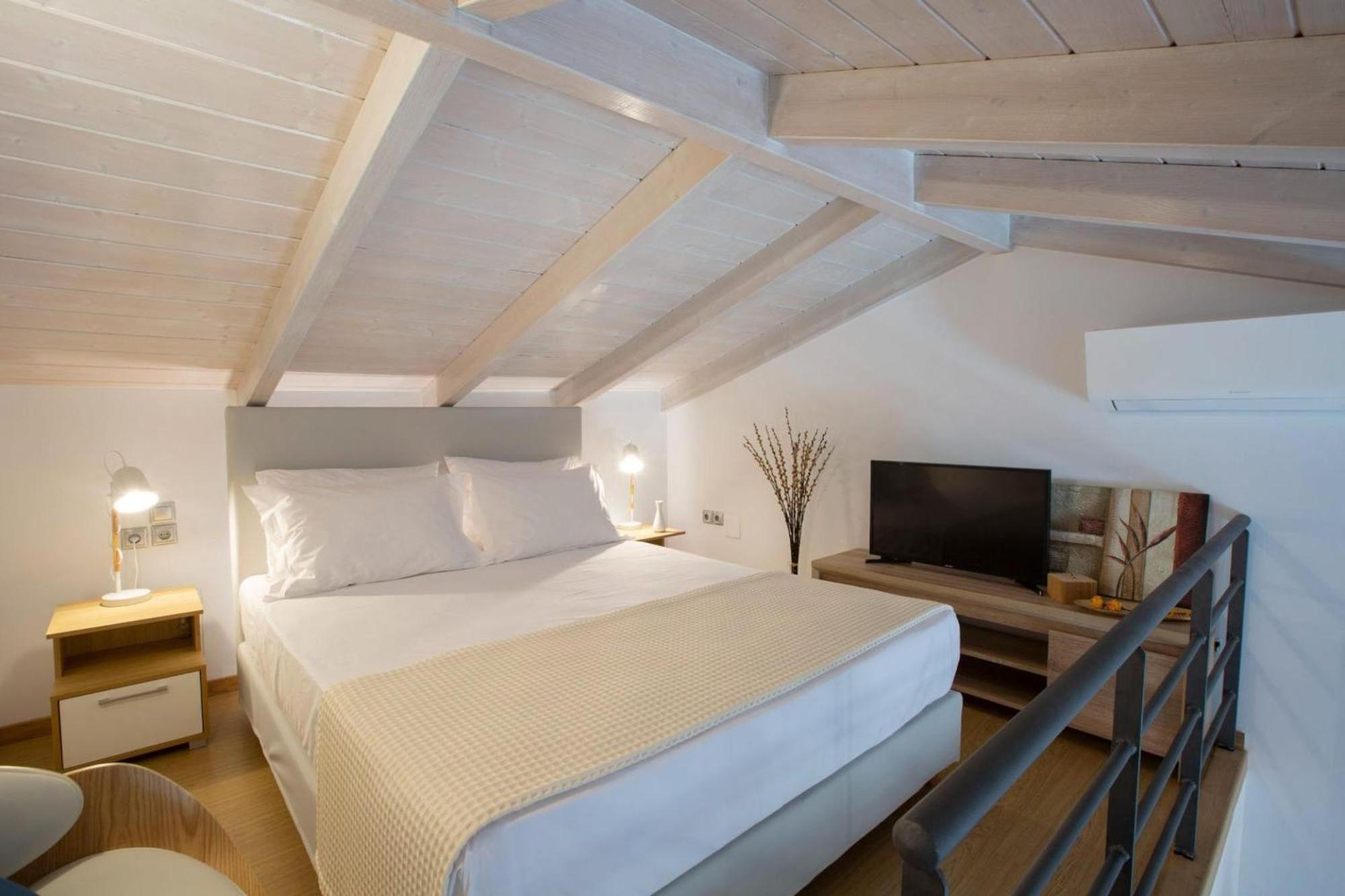 Aloft Luxury Villas Lefkada - Heated Pool Apolpaina Экстерьер фото